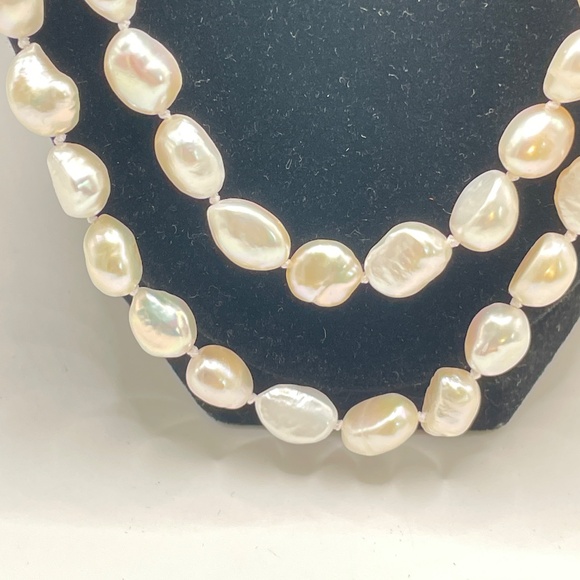 Sprig NWT Cultured Pearl Endless Long Necklace 60" - Picture 5 of 8